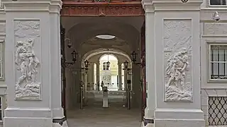 Portalreliefs Kaiserstein