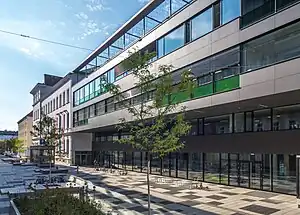BRG Lessinggasse mit dem 1876 bis 2020 benützten Haupteingang in der Vereinsgasse