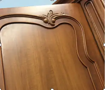 Schranktür Chippendale, 1960 –Neuzeitliche Konstruktion aus vollflächig furniertem Holzwerkstoff (Sperrholz oder Spanplatte) mit applizierten geschweiften Profilen und Schnitzereien zur Andeutung des stilgemäßen Bildes von Rahmen und Füllung.Vorteil: Formstabilität bei Wechsel der Luftfeuchtigkeit.