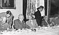 Willy Rösler (Dritter von links auf dem Foto) am 20. Juli 1953
