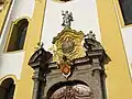 Portal mit dem Wappen Benedikts XVI.