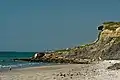 Klippe bei Wimereux in Auflösung, Bunker teilweise abgestürzt