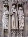 Figuren links des Portals
