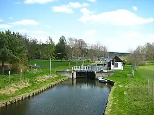 Blick auf die Schleuse mit der ursprünglichen Faschinenbefestigung