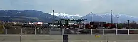 Güterbahnhof Wolfurt,im Hintergrund der schneebedeckte Dornbirner First