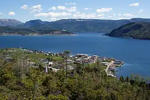 Blick von Woody Point über die Bucht