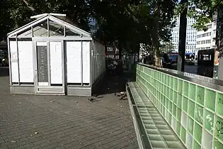 Glashaus und „Stadtsofa“