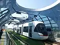 Haltestelle Wuhan University Science Park, eine aufgeständerte Station der Linie T2 der Optics Valley LRV