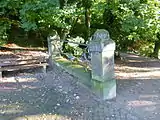 Nebeneingang am Denkmal gegen die Vivisektion51° 15′ 47,6″ N, 7° 12′ 30,5″ O51.2632337.2084641
