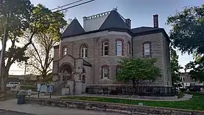 Marion County Courthouse in Yellville (2016). Das 1944 fertiggestellte Courthouse ist seit Mai 1994 im NRHP eingetragen.
