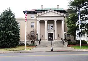 Das York County Courthouse in York, gelistet im NRHP mit der Nr. 81000700
