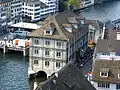 Ansicht vom Karlsturm des Grossmünsters, links die Rathausbrücke, im Hintergrund links die Schipfe und rechts das Limmatquai