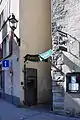 Mauerdetails, in der Bildmitte rechts das Wohnhaus Bruns. An der heutigen Froschau-/ Synagogengasse 4 war die mittelalterliche Synagoge beheimatet.