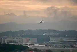 Hinter startendem Flugzeug,Mai 2018