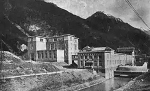 Maschinenhaus des Kraftwerks in Bois-Noir von der Unterwasserseite aus gesehen