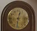 Zifferblatt einer Gustav-Becker-Standuhr (um 1910)