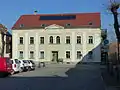 Wohnhaus mit nach hinten angebautem Flügel / Komtesshaus