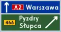 E-2cAusfahrttafel auf der Autobahn neben der Fahrbahn platziert