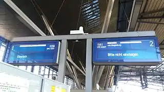 DPE (Sonderzug) auf Zugzielanzeiger in Erfurt Hbf