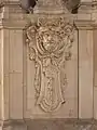 Konsolkopf des Herkules im Durchgang des Kronentors