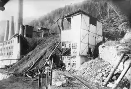 1916 wurden Teile der Zementfabrik Seemühle durch eine Lawine zerstört.